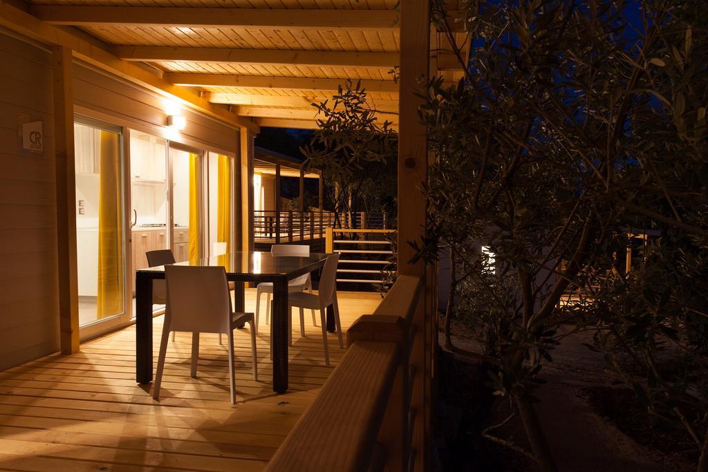 Mobile Homes And Apartments St,Denis Punat Esterno foto