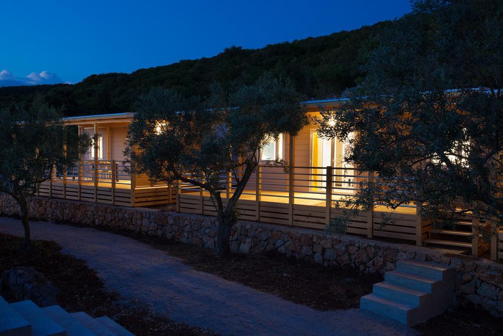 Mobile Homes And Apartments St,Denis Punat Esterno foto