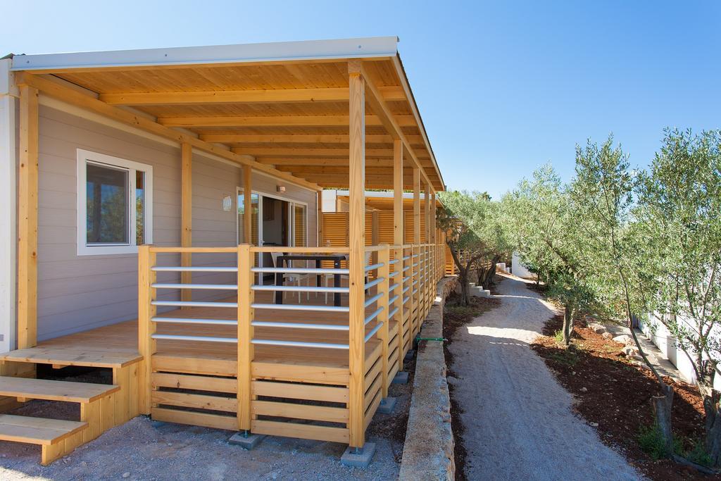 Mobile Homes And Apartments St,Denis Punat Esterno foto