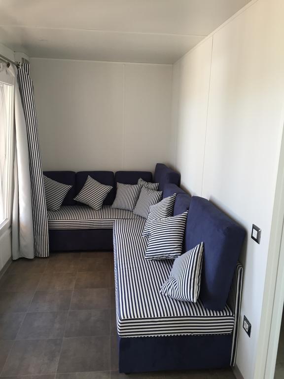 Mobile Homes And Apartments St,Denis Punat Esterno foto